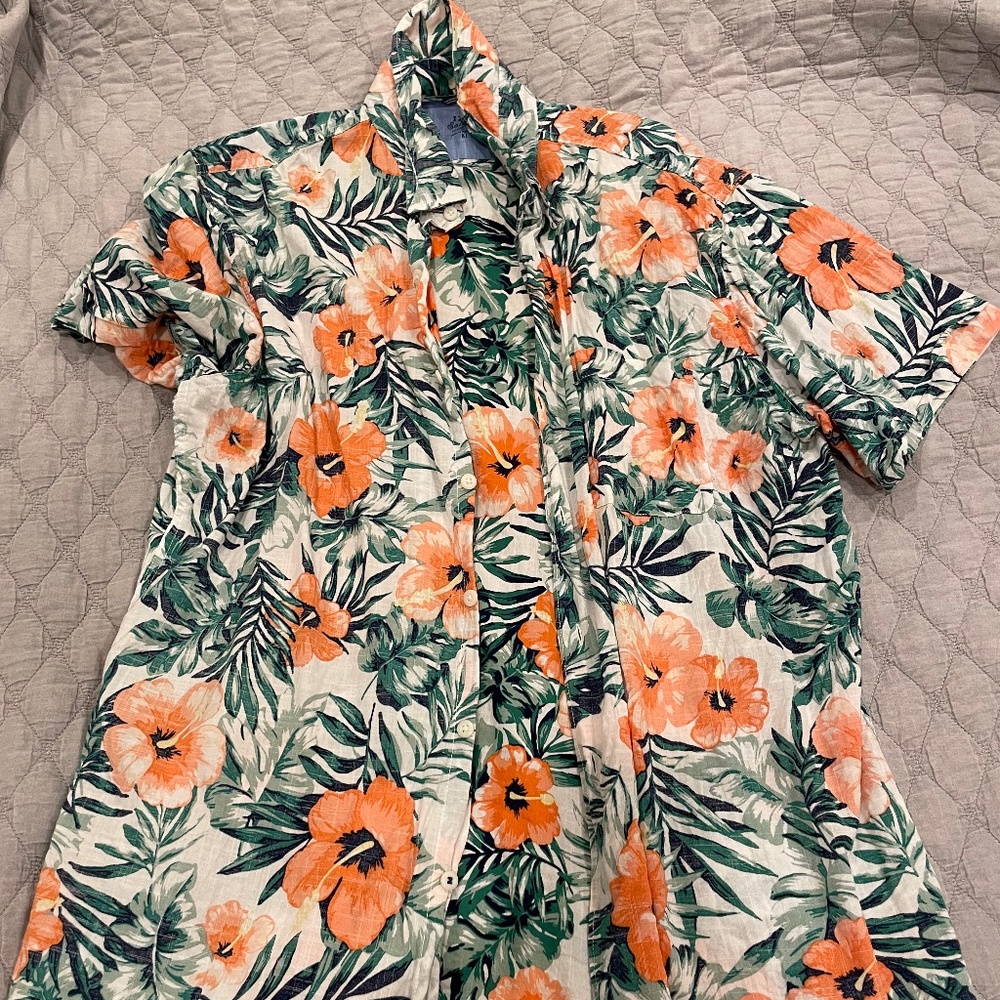 IZOD Men Hawaiian Button Down